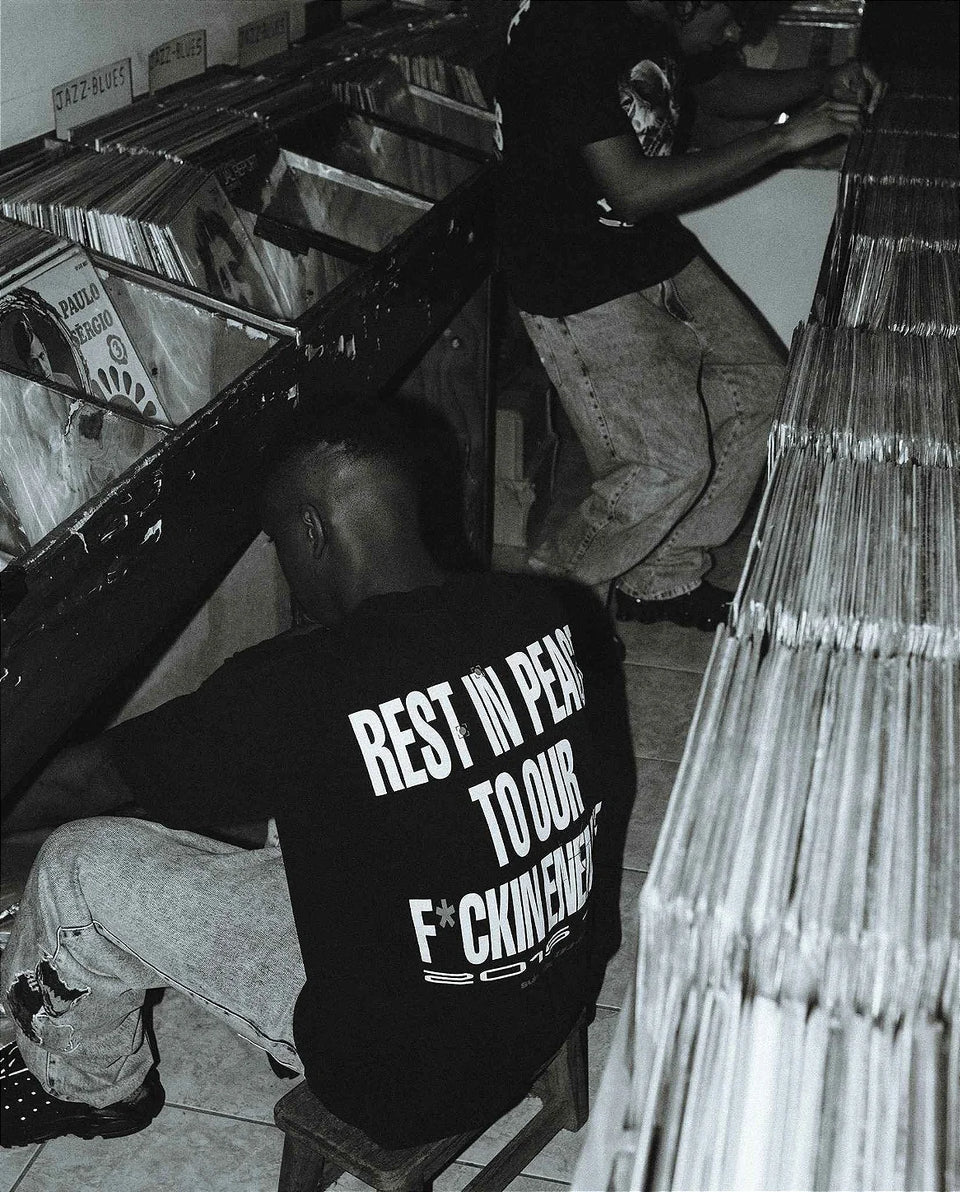 8 YEARS TILL THE INFINITY — imagem 6